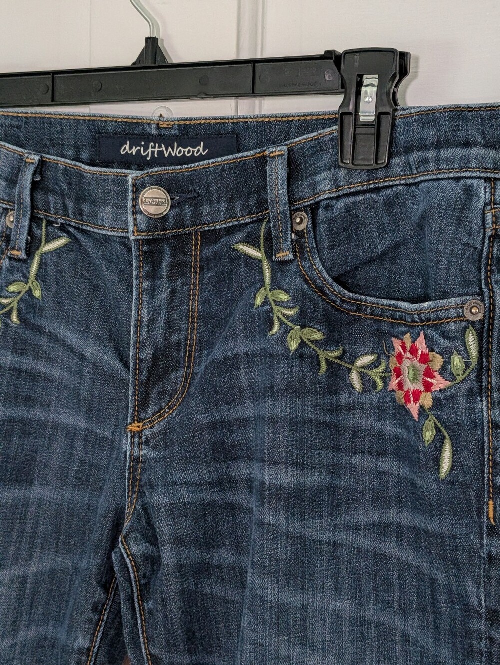 Driftwood Embroidered Floral Straight Leg Jeans Size 29 Boho Stretch Denim - Picture 3 of 6